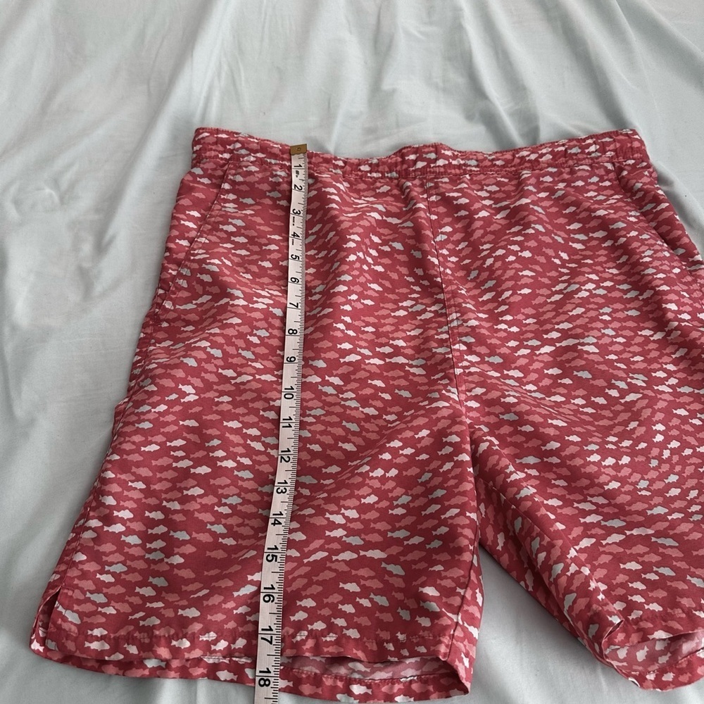 Vineyard Vines Shorts Mens XL (16) Pink Fish Swim Trunks Pockets Mesh Lined - Picture 3 of 10